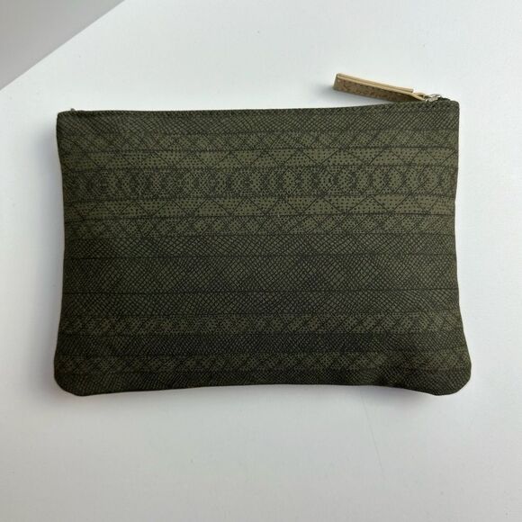 QANTAS Business Class Koskela Toiletry Bag And Amenity Kit Sealed Never Used - Picture 4 of 6